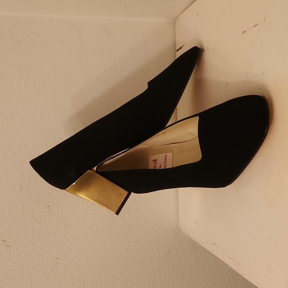 ♤ Vintage Red by Ramon Tenza Black Velvet Heels - Picture 2 of 8